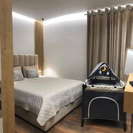 Alajs Apartament Влёра Экстерьер фото