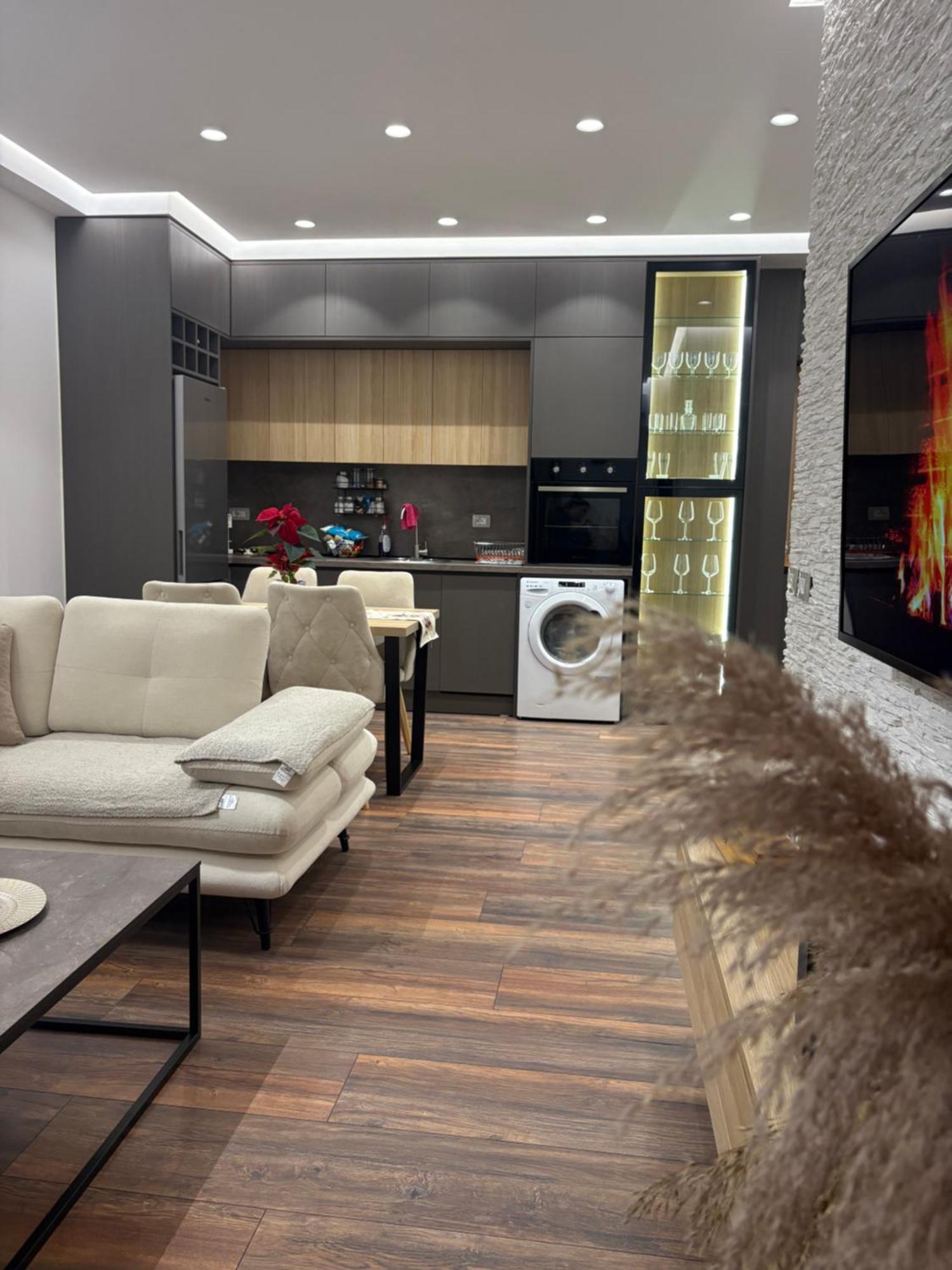 Alajs Apartament Влёра Экстерьер фото